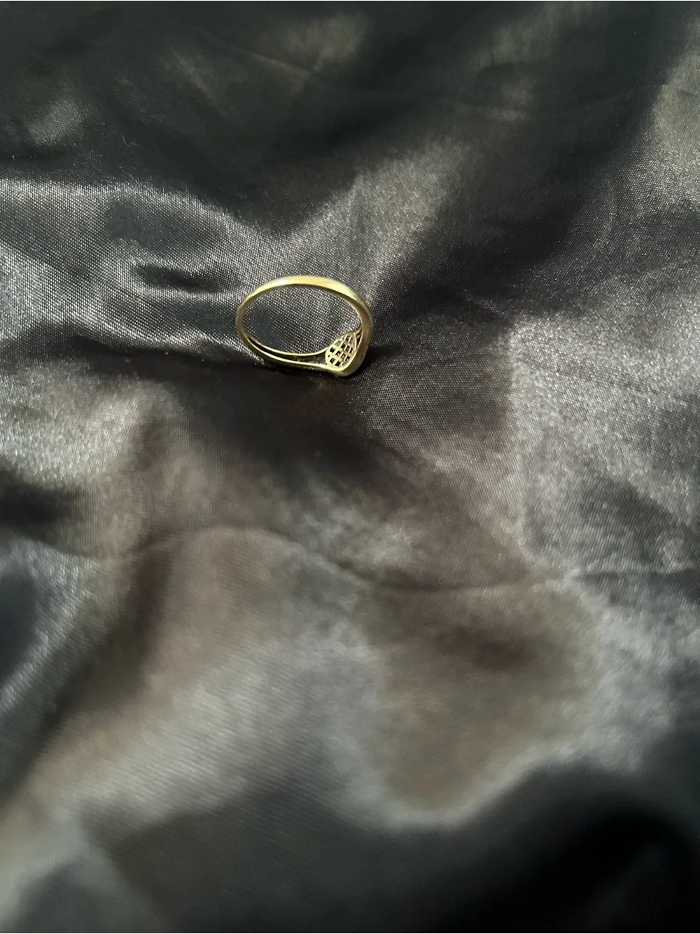 Women’s 14k gold signet ring size8